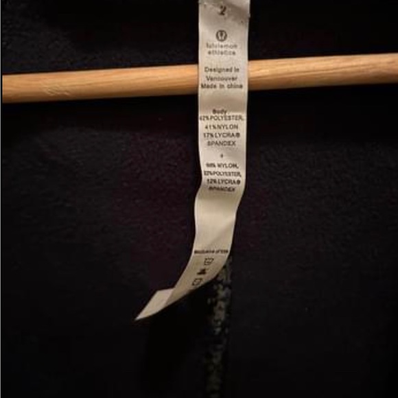 Lululemon Jacket With Hoodie Size 2 - Picture 4 of 4